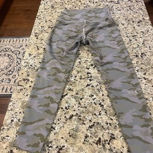 Fleo medium worn only once-